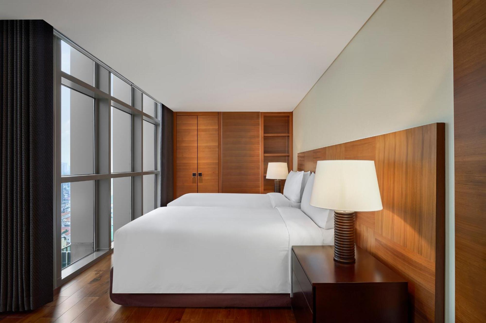 Jw Marriott And Saigon Hotel