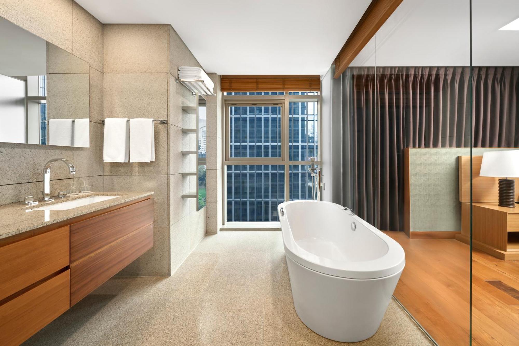 Jw Marriott And Saigon 5*